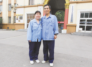 《燕赵晚报》emc易倍体育徐建刚、徐丽娟成为我省唯一无偿献血金奖夫妇