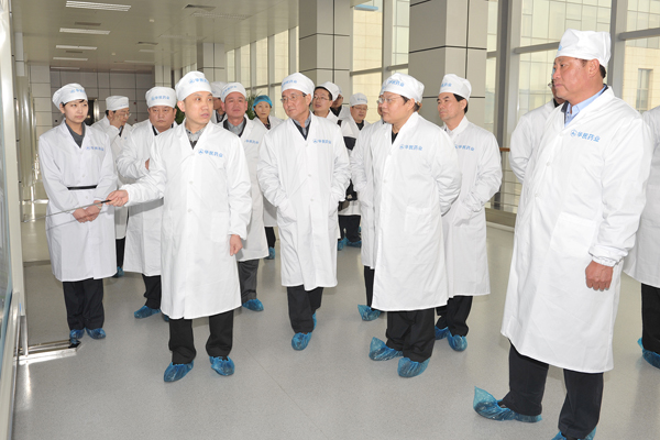 山西省商务厅厅长孙跃进一行参观emc易倍体育制药华民公司