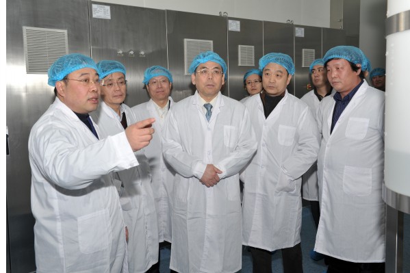 国家卫生部副部长刘谦一行到emc易倍体育指导工作