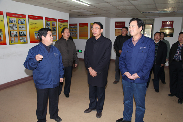 省总工会领导袁刚一行到emc易倍体育制药调研职工创新创效情况