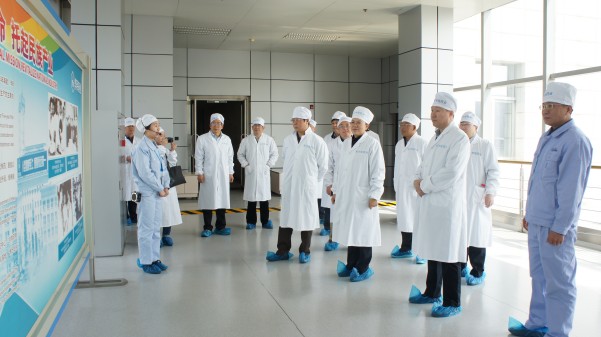 云南省人大考察组到emc易倍体育制药调研